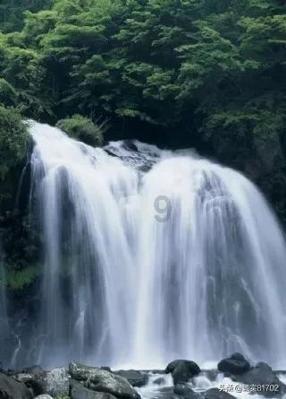 五彩几何塔
